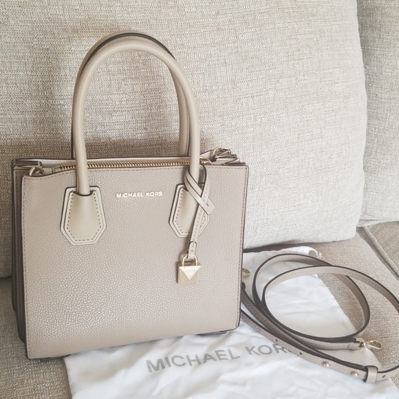 Michael Kors Handbags - Michael Kors Small Mercer Tote